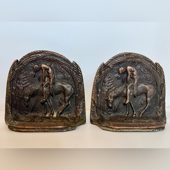 Antique Cast Iron Bookends - Picture 11 of 11